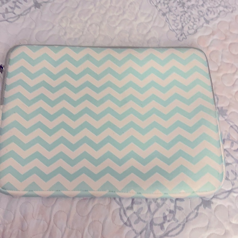 Neoprene 13inch laptop case in chevron pattern.